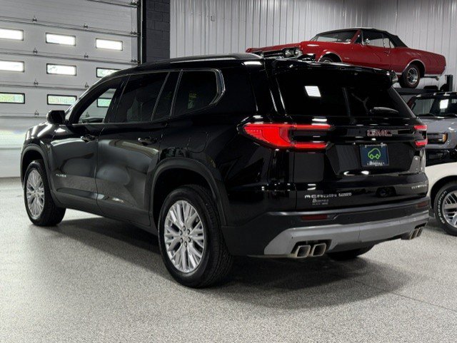 Certified 2026 GMC Acadia Elevation w/ Elevation Premium Package AWD/4WD image 3