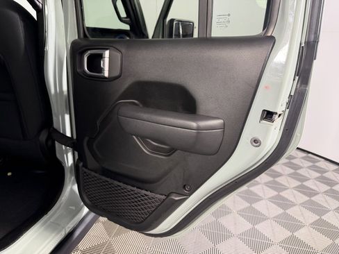 Certified 2023 Jeep Wrangler Unlimited Rubicon 4xe image 28