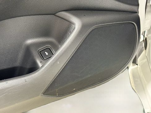 Used 2019 Honda Accord Touring image 19