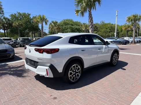 Used 2025 BMW X2 xDrive28i image 10