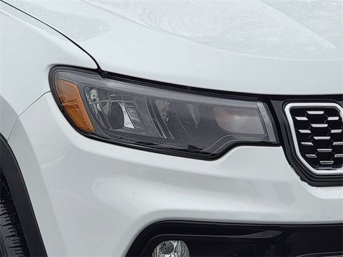 Certified 2024 Jeep Compass Limited image 16