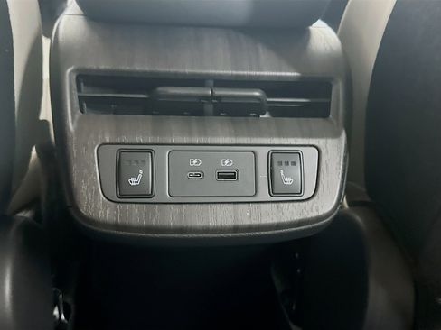 Used 2023 Nissan Ariya FWD image 28