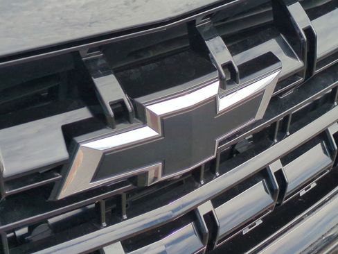 Certified 2025 Chevrolet Suburban Z71 image 30