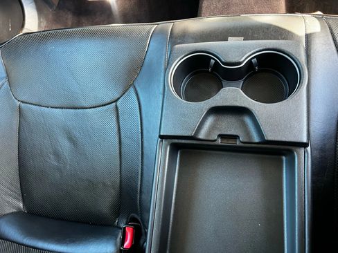 Used 2016 Chrysler 300 C image 24