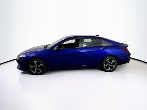 Used 2023 Hyundai Elantra SEL w/ Convenience Package FWD image 8