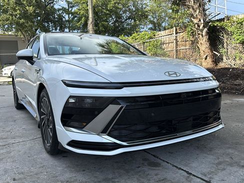 Used 2025 Hyundai Sonata Limited FWD image 11