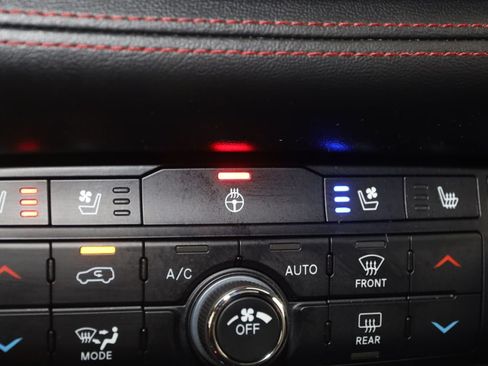 Used 2023 Dodge Durango R/T AWD/4WD image 9