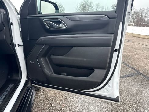 Used 2023 Chevrolet Suburban RST w/ Luxury Package image 16