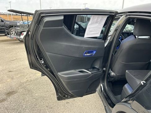 Used 2021 Toyota C-HR XLE image 37