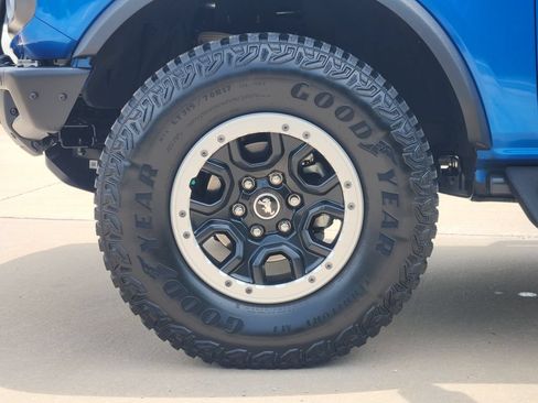 Used 2023 Ford Bronco Badlands w/ Sasquatch Package AWD/4WD image 13