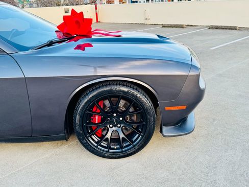 Used 2016 Dodge Challenger SRT w/ Technology Group image 13