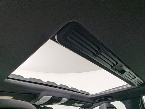 Used 2014 Mercedes-Benz C 250 Sedan image 25