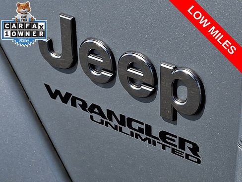 Used 2022 Jeep Wrangler Unlimited Sahara w/ Cold Weather Group AWD/4WD image 29