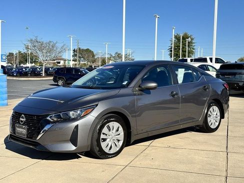 Used 2024 Nissan Sentra S image 4