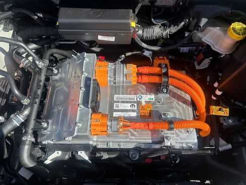 New 2025 FIAT 500 e image 32