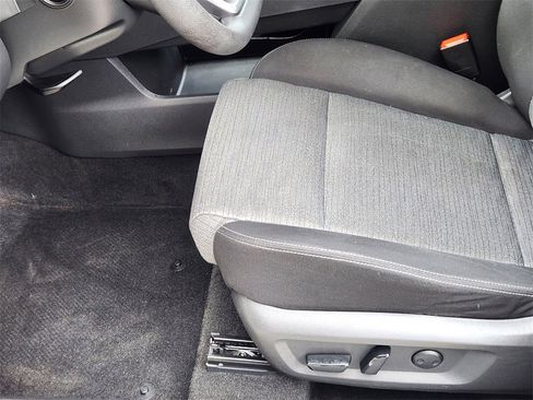 Used 2021 Nissan Rogue SV image 8