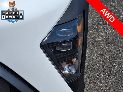 Used 2024 Hyundai Kona SEL AWD/4WD image 9