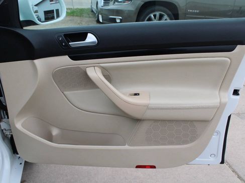 Used 2014 Volkswagen Jetta TDI FWD image 7