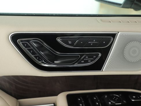 Used 2021 Lincoln Navigator Reserve w/ Luxury Package image 22