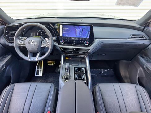Used 2025 Lexus TX 500h AWD image 12