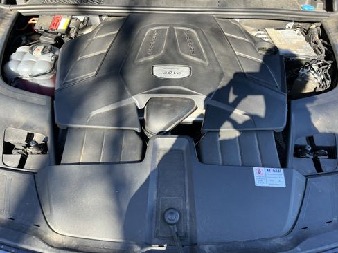 Used 2019 Porsche Cayenne image 36