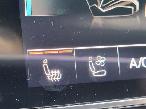 Used 2024 Audi Q8 e-tron Premium Plus image 25