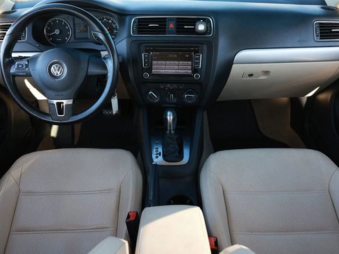 Used 2013 Volkswagen Jetta SE image 2