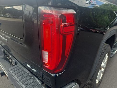 Used 2019 GMC Sierra 1500 SLT w/ SLT Premium Package AWD/4WD image 16