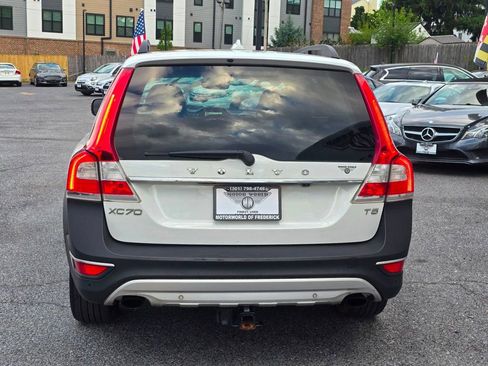 Used 2016 Volvo XC70 T5 Premier w/ Proximity Package FWD image 5