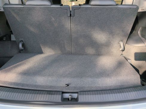 Used 2024 Volkswagen Tiguan Wolfsburg Edition w/ Panoramic Sunroof Package image 38