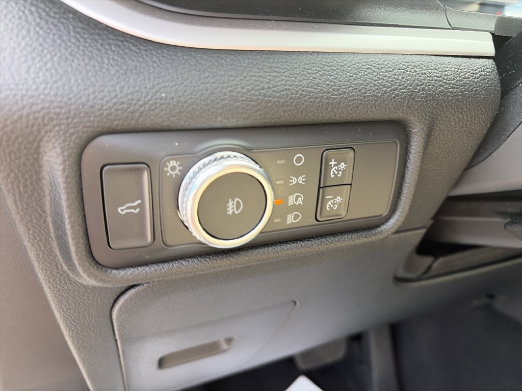 Certified 2021 Ford Explorer XLT w/ Equipment Group 202A RWD image 19