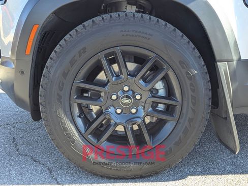 Used 2022 Land Rover Defender 110 S image 30