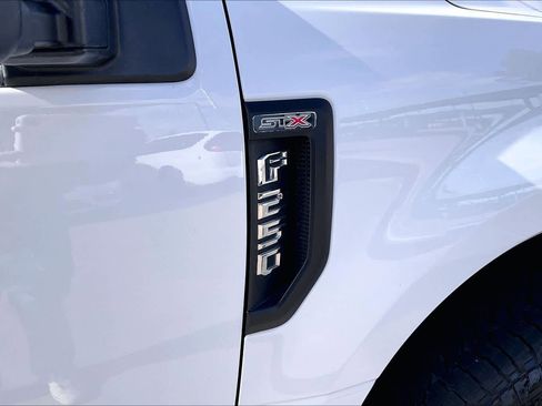 Used 2021 Ford F250 XL w/ STX Appearance Package image 9