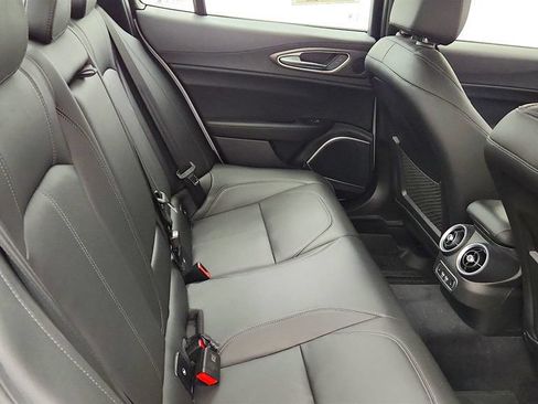 Used 2022 Alfa Romeo Giulia Ti AWD/4WD image 23
