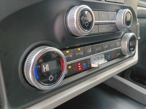 Used 2023 Ford Expedition XLT image 59