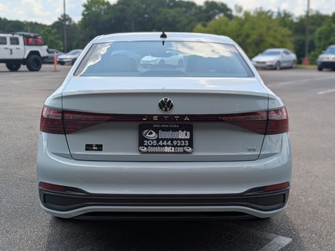 Used 2026 Volkswagen Jetta SE FWD image 8