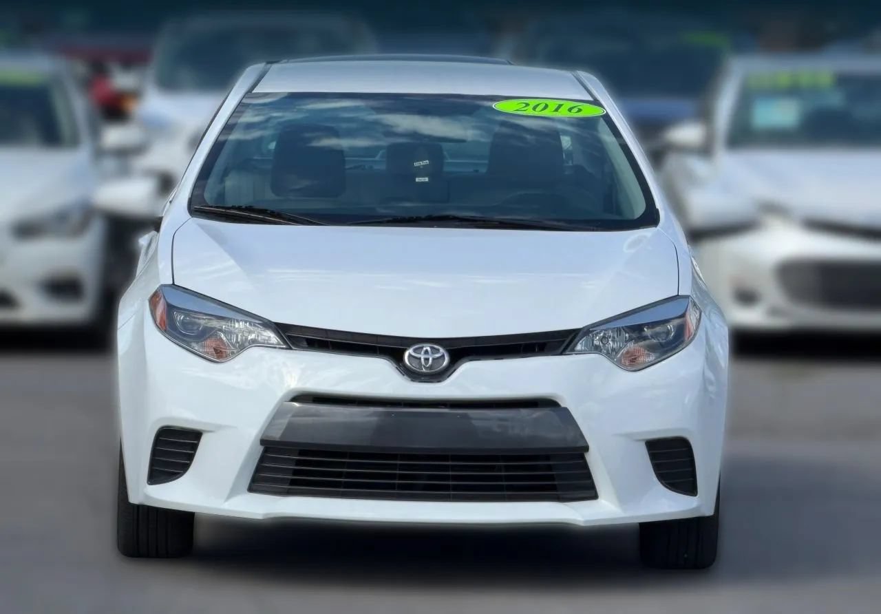 Used 2016 Toyota Corolla LE w/ Body Protection Package #1 FWD image 4