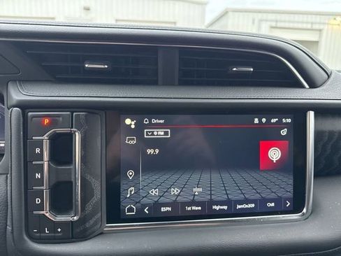 Used 2024 GMC Yukon XL Denali image 25