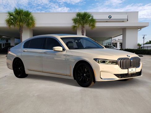Used 2020 BMW 740i w/ Cold Weather Package image 3