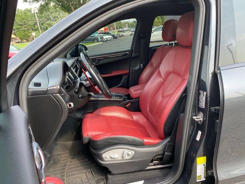 Used 2018 Porsche Macan GTS AWD/4WD image 13