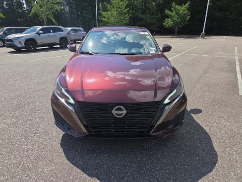 Used 2025 Nissan Altima 2.5 SV w/ SV Special Edition Package AWD/4WD image 8