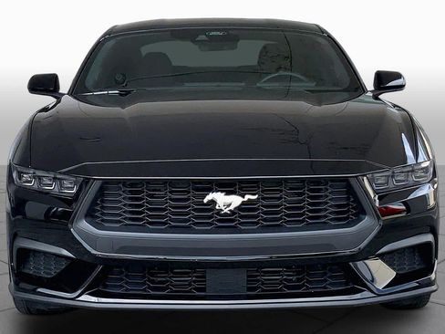 Used 2025 Ford Mustang Coupe RWD image 4
