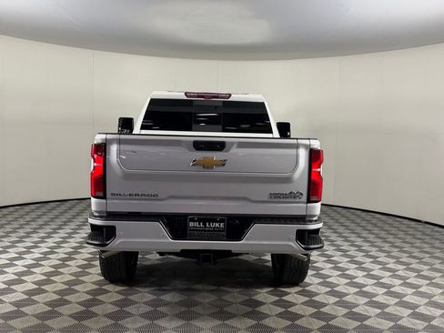 Used 2024 Chevrolet Silverado 2500 High Country w/ High Country Premium Package AWD/4WD image 8