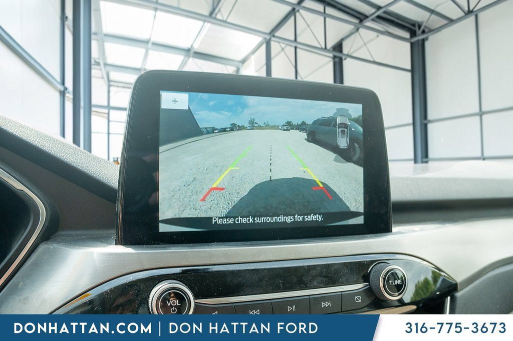 Used 2021 Ford Escape Titanium AWD/4WD image 8
