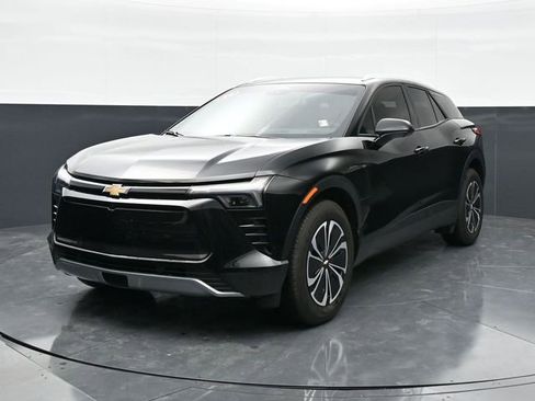 Used 2025 Chevrolet Blazer EV LT FWD image 5