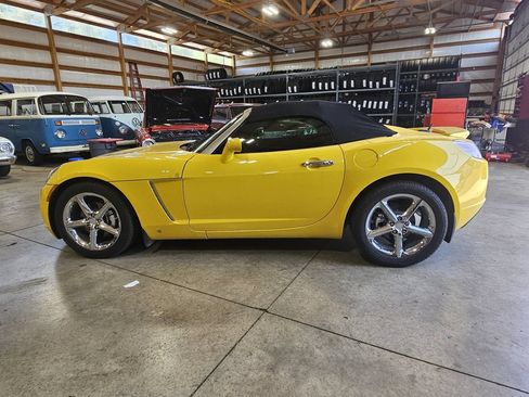Used 2008 Saturn Sky Red Line RWD image 5