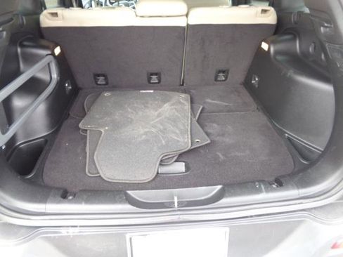 Used 2017 Jeep Cherokee Limited image 14