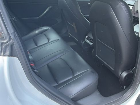Used 2023 Tesla Model 3 Standard Range image 22