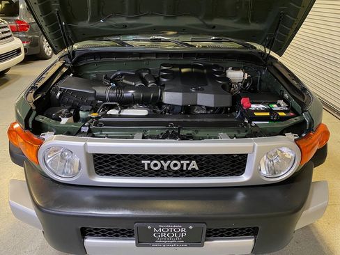Used 2014 Toyota FJ Cruiser 4WD w/ Convenience Package image 37