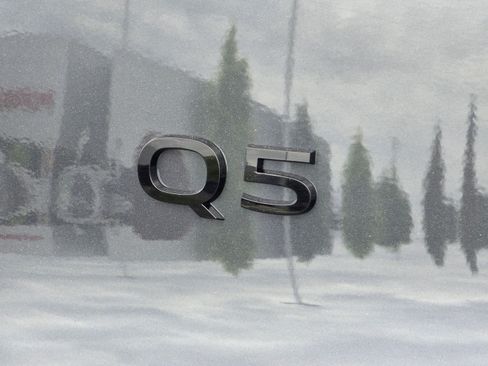 Used 2025 Audi Q5 Premium Plus AWD/4WD image 33
